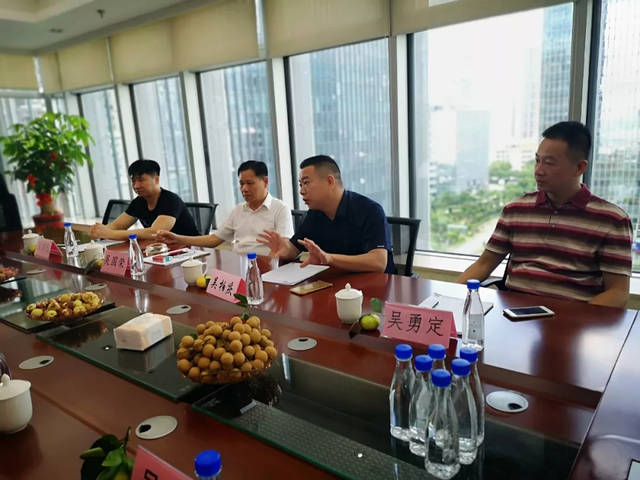 新加坡延陵吳氏總會會長吳佶財夫婦蒞臨蟻?zhàn)寰W(wǎng)交流指導(dǎo)