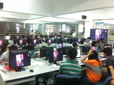 廈門果核軟件公司到信息工程學(xué)院開講